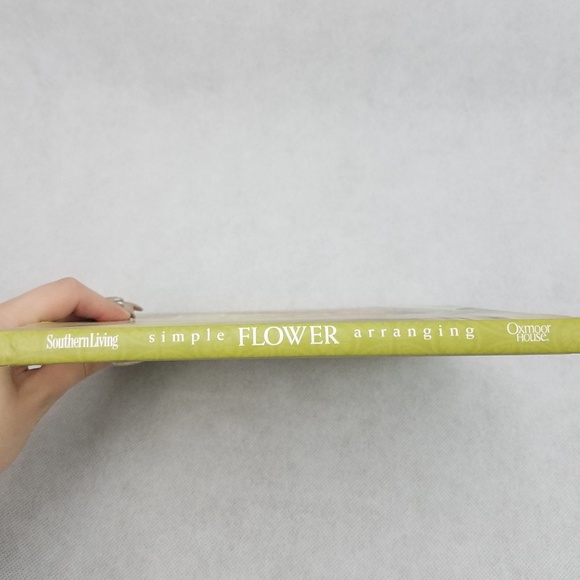 SOUTHERN LIVING Flower Arranging Floral Decor Book - Picture 7 of 8